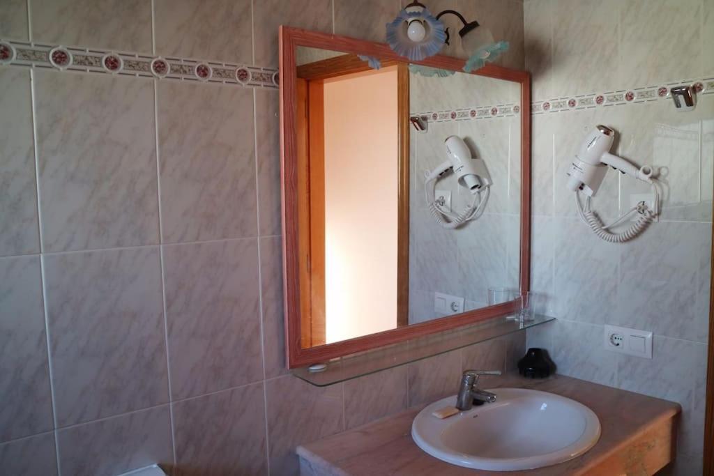 קאלה בלנקה Spectacular Villa With Swimmingpool In Cala Blanca מראה חיצוני תמונה